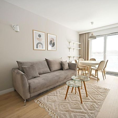 Beige 3City Apartment With Parking In Gdansk By Noclegi Renters Bagian luar foto