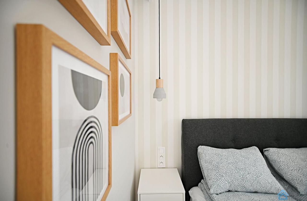 Beige 3City Apartment With Parking In Gdansk By Noclegi Renters Bagian luar foto