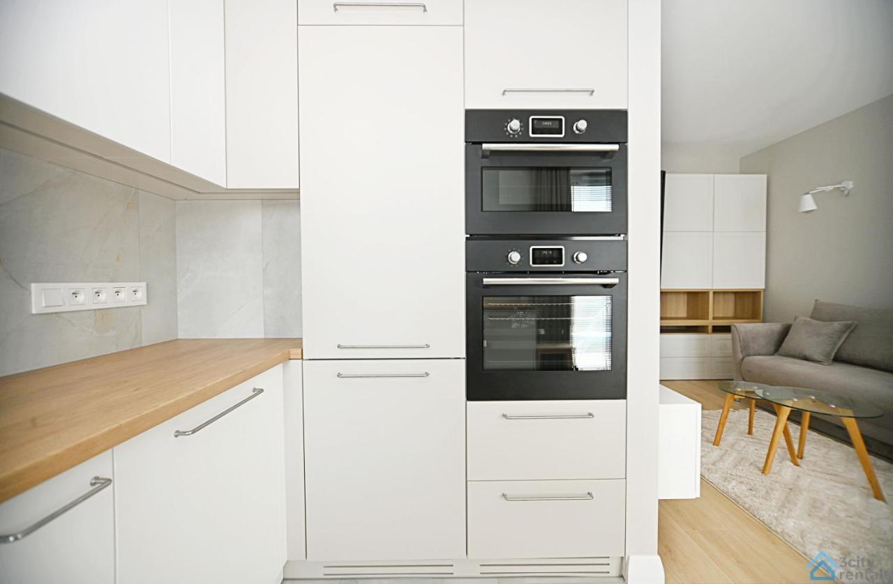 Beige 3City Apartment With Parking In Gdansk By Noclegi Renters Bagian luar foto