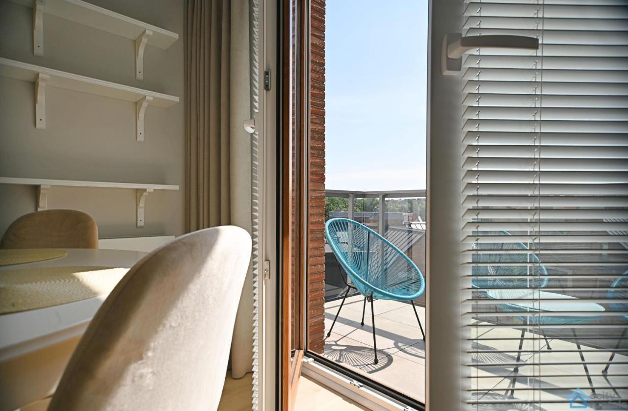 Beige 3City Apartment With Parking In Gdansk By Noclegi Renters Bagian luar foto