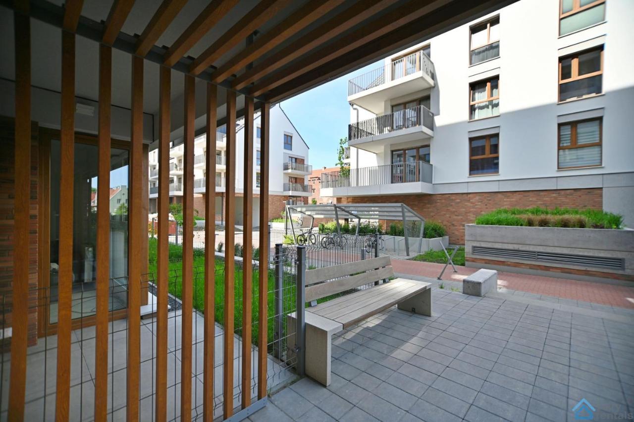 Beige 3City Apartment With Parking In Gdansk By Noclegi Renters Bagian luar foto