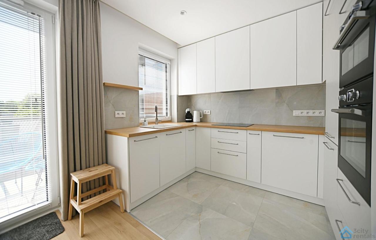 Beige 3City Apartment With Parking In Gdansk By Noclegi Renters Bagian luar foto