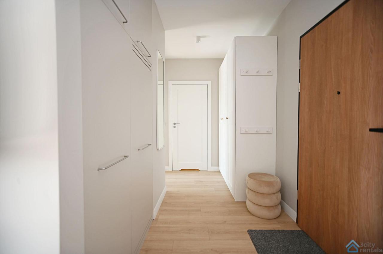 Beige 3City Apartment With Parking In Gdansk By Noclegi Renters Bagian luar foto