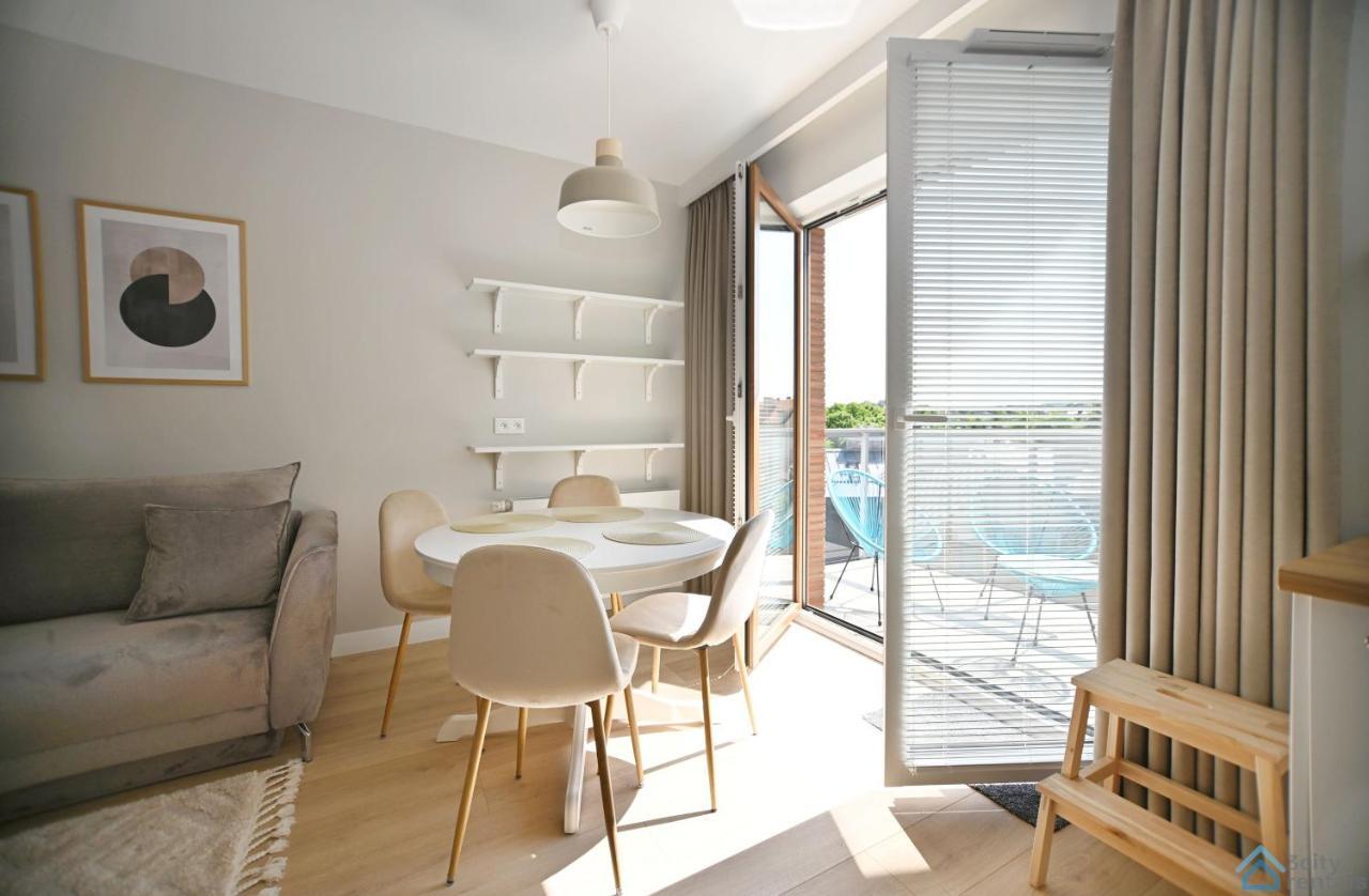 Beige 3City Apartment With Parking In Gdansk By Noclegi Renters Bagian luar foto