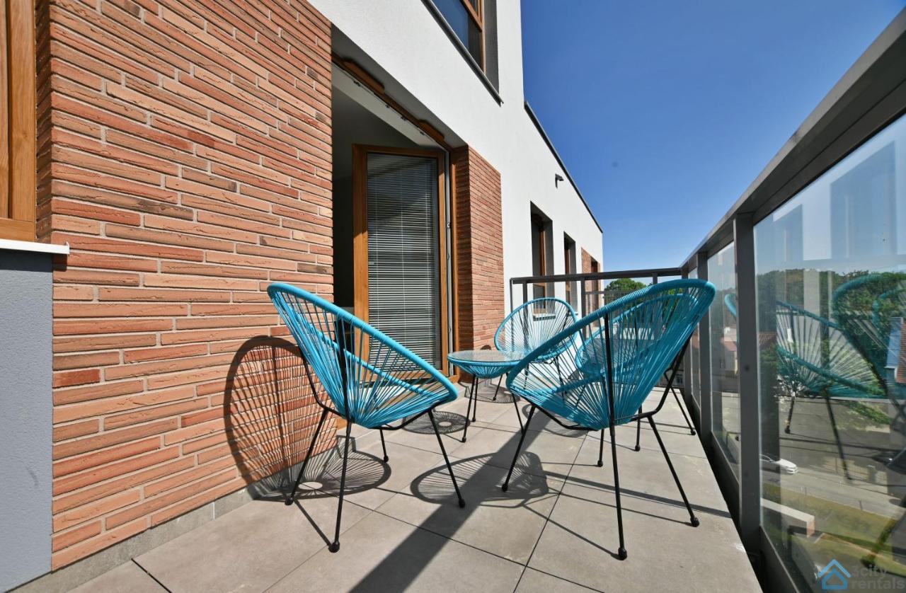 Beige 3City Apartment With Parking In Gdansk By Noclegi Renters Bagian luar foto