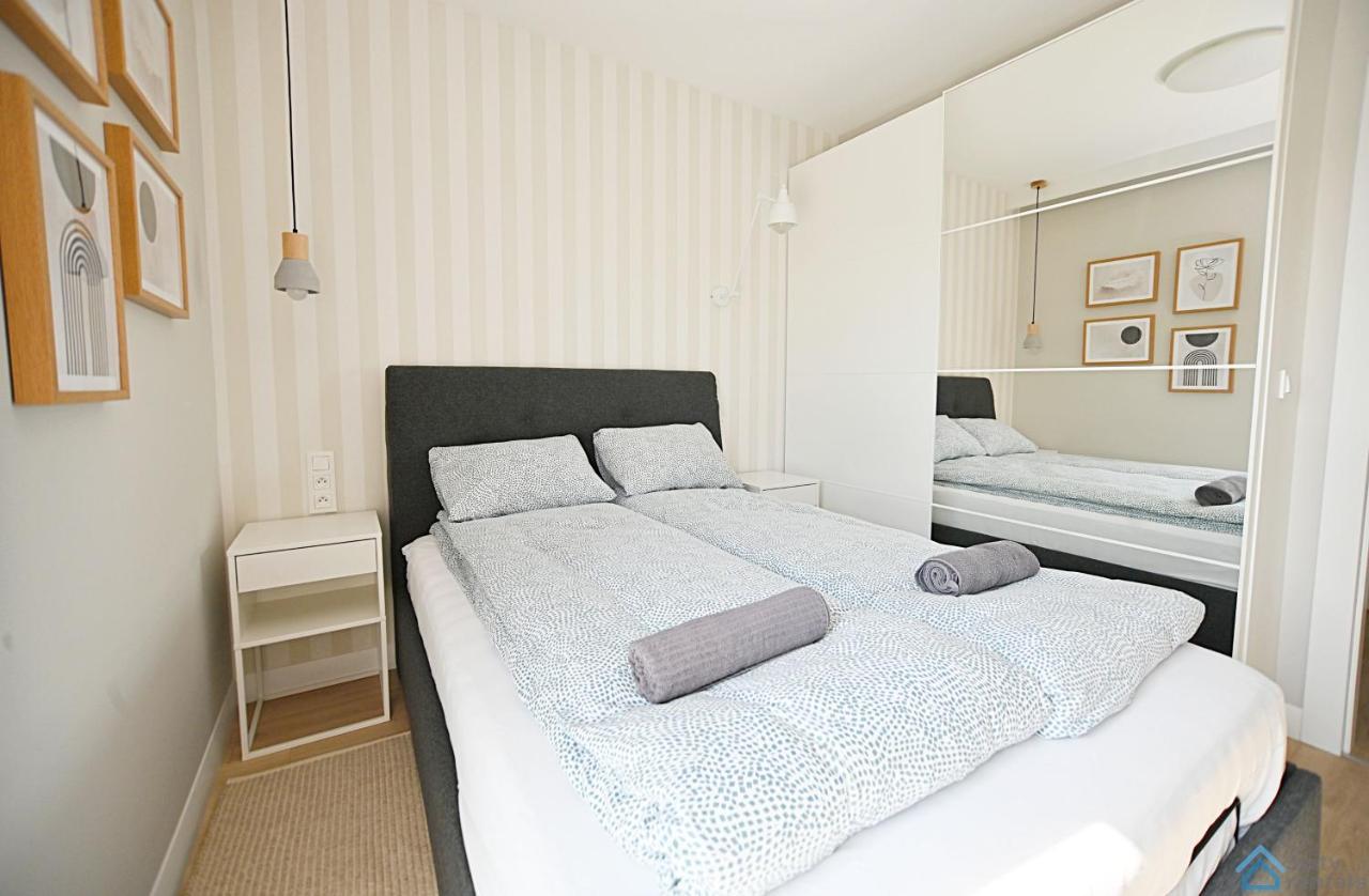 Beige 3City Apartment With Parking In Gdansk By Noclegi Renters Bagian luar foto